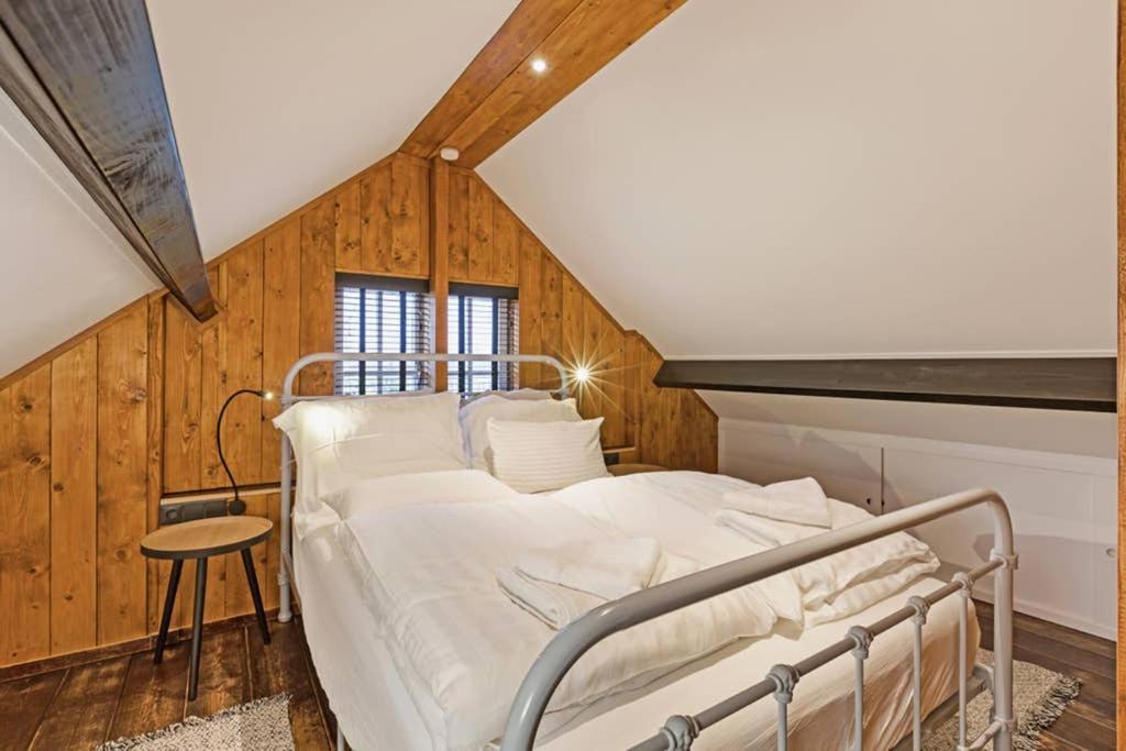 Uniek Houten Huis Nabij Bos En Plassen Hollandsche Rading Ngoại thất bức ảnh