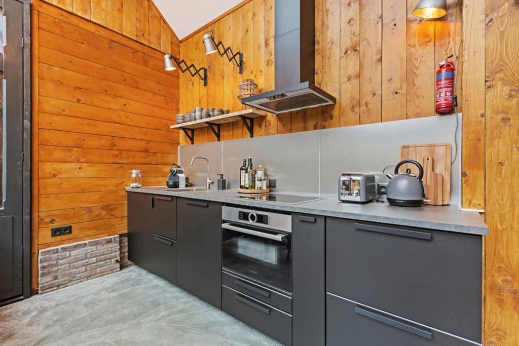 Uniek Houten Huis Nabij Bos En Plassen Hollandsche Rading Ngoại thất bức ảnh